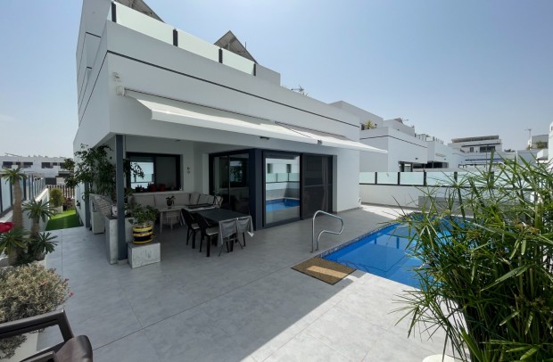 Adosado - Reventa - Daya Nueva - Daya Nueva