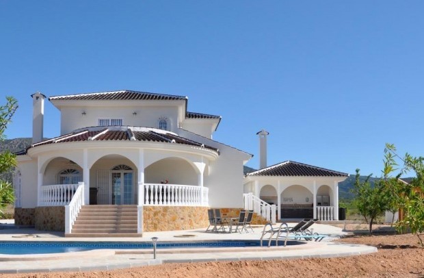 Detached House / Villa - Nueva construcción  - Pinoso - Campo