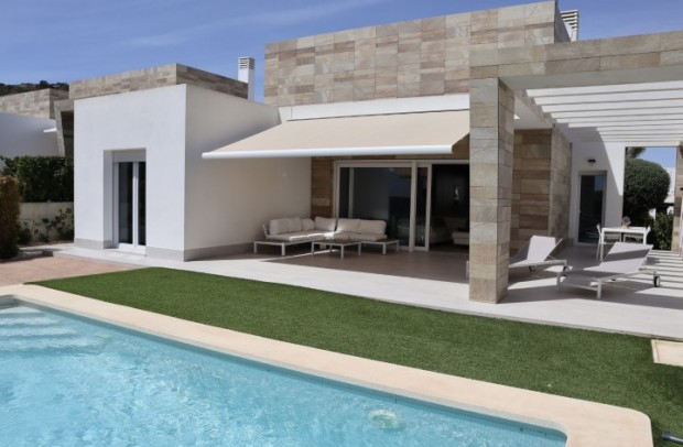 Detached House / Villa - Resale - Algorfa - La Finca Golf Resort