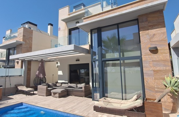 Detached House / Villa - Resale - Lomas De Cabo Roig - Lomas De Cabo Roig