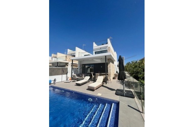 Detached House / Villa - Resale - Lomas De Cabo Roig - Lomas De Cabo Roig