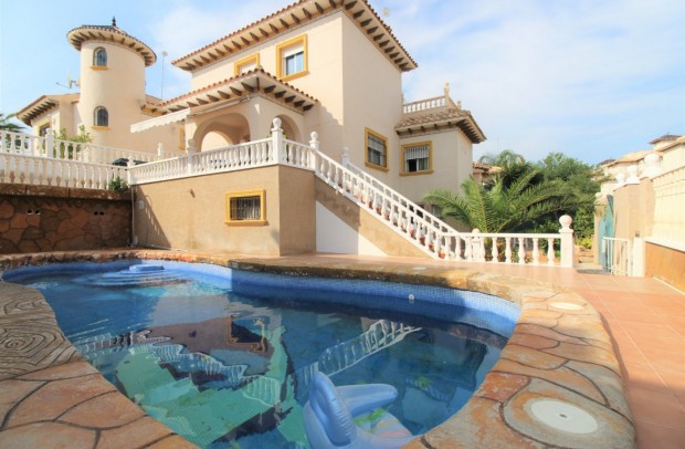 Detached House / Villa - Resale - Orihuela Costa - La Zenia