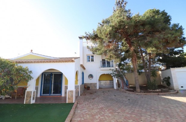 Detached House / Villa - Resale - Orihuela Costa - Los Dolses