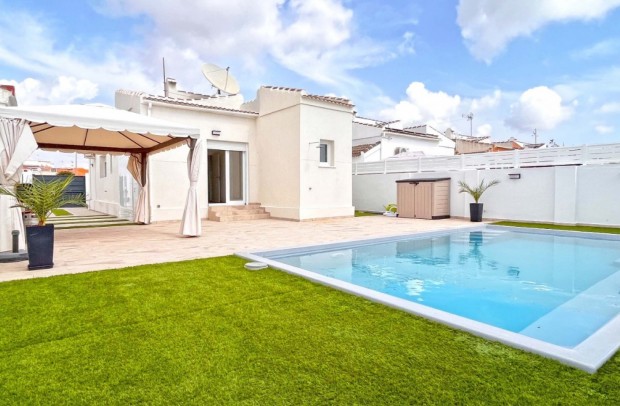 Detached House / Villa - Resale - Torrevieja - San Luis