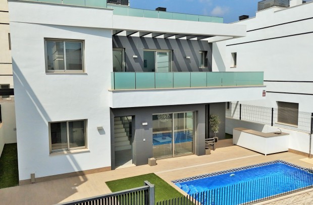 Detached House / Villa - Resale - Villamartin - Villamartín