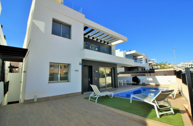 Detached House / Villa - Resale - Villamartin - Villamartín