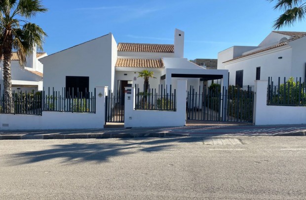 Detached House / Villa - Revente - Algorfa - La Finca Golf Resort
