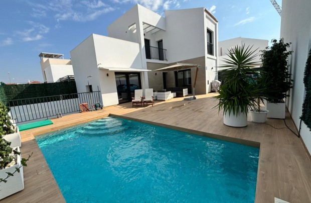 Detached House / Villa - Revente - Ciudad Quesada - 6339Q