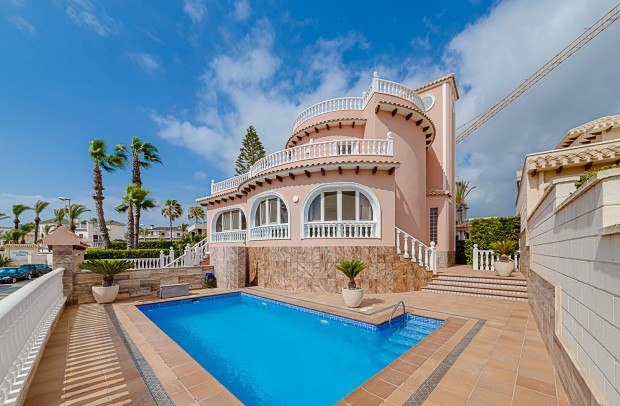 Detached House / Villa - Revente - La Zenia - La Zenia Beach