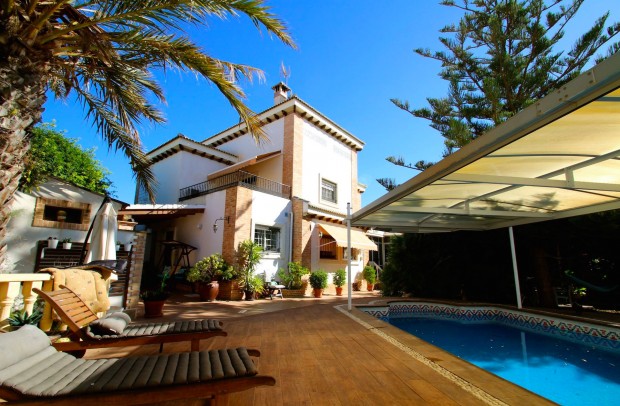 Detached House / Villa - Revente - Torrevieja - Aguas Nuevas