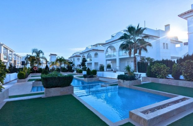 Semi-Detached - Resale - Ciudad Quesada - 63-15549