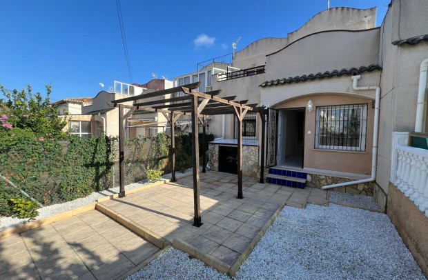 Terraced house / Townhouse - Resale - Torrevieja - Lago Jardín II