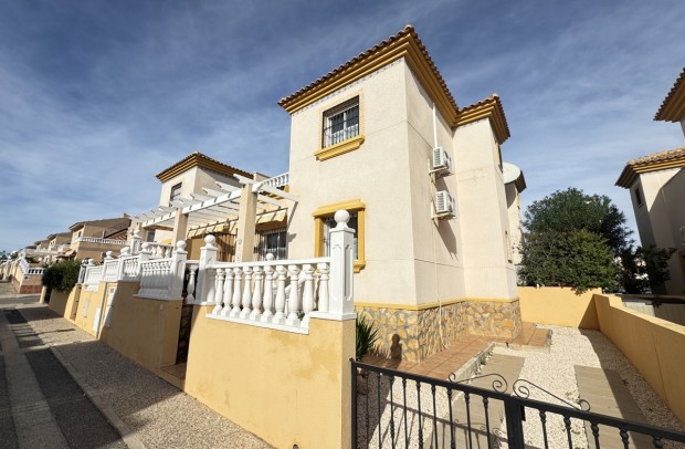 Town house - Resale - Villamartin - Villamartín