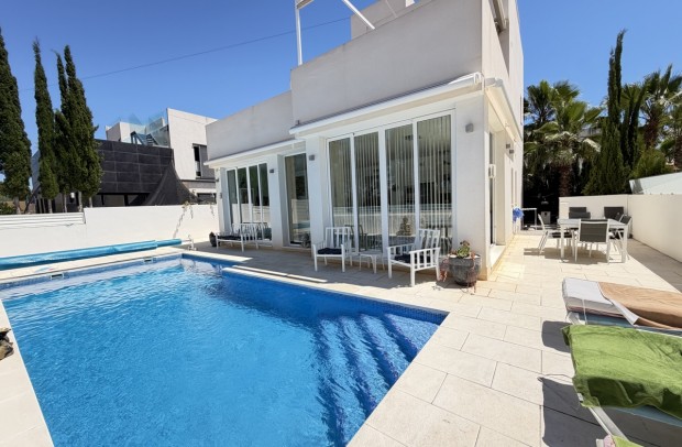 Villa Detached - Resale - Mil Palmeras - Mil Palmeras