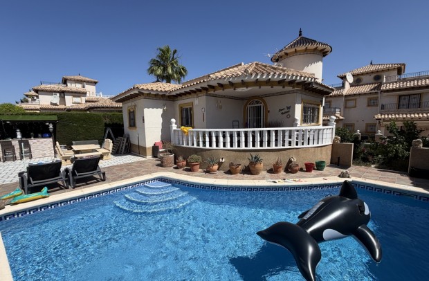 Villa Detached - Resale - Villamartin - Villamartín