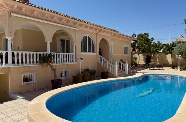 Villa Detached - Reventa - Ciudad Quesada - Urbanizaciones