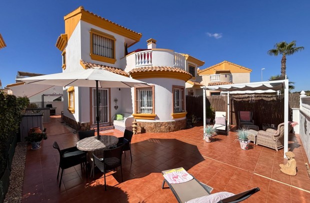 Villa Detached - Reventa - El Campo - El Campo