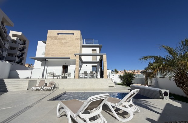 Villa Detached - Reventa - Villamartin - Villamartín