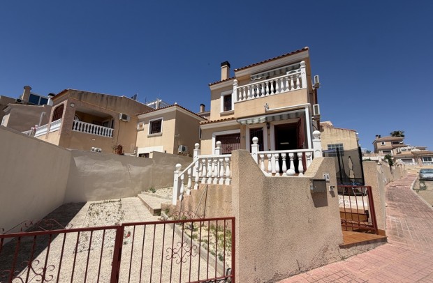 Villa Detached - Reventa - Villamartin - Villamartín