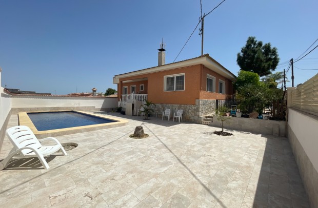 Villa / Detached - Revente - Benijófar - Pueblo