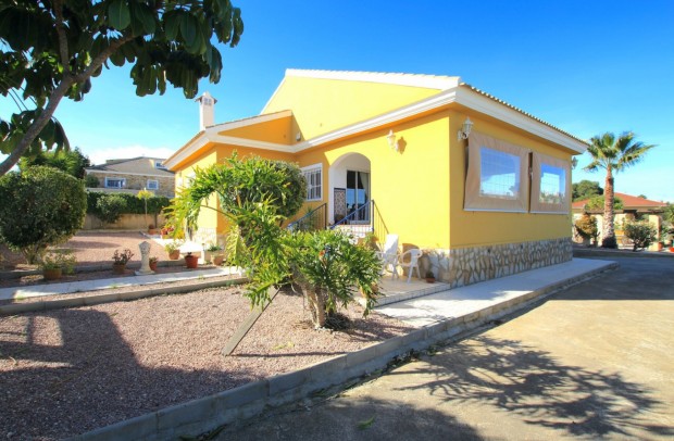 For sale: 4 bedroom house / villa in Jacarilla, Costa Blanca
