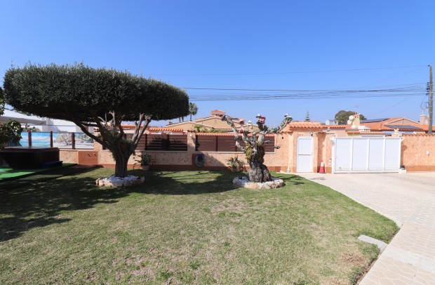 Revente - Detached House / Villa - Torrevieja - Chaparral