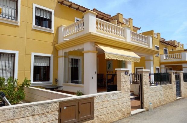 For sale: 2 bedroom house / villa in El Raso