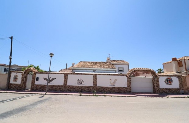 Resale - Detached House / Villa - Orihuela Costa - Campoamor