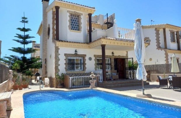 For sale: 4 bedroom house / villa in El Raso, Costa Blanca