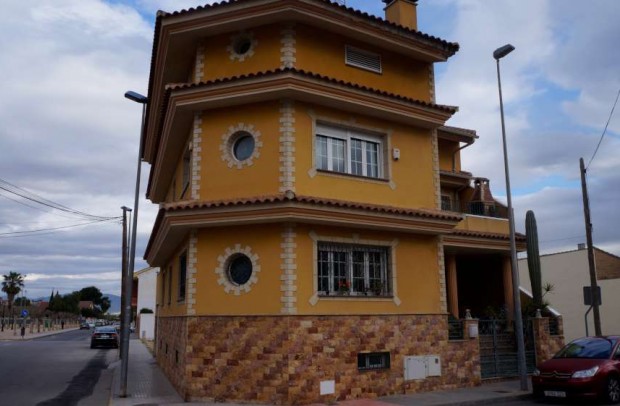 Revente - Detached House / Villa - Almoradí