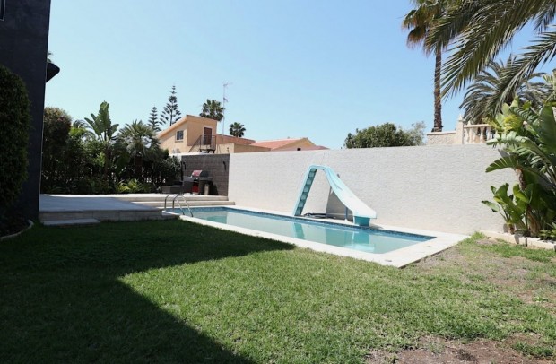 Resale - Detached House / Villa - Torrevieja - Los Angeles