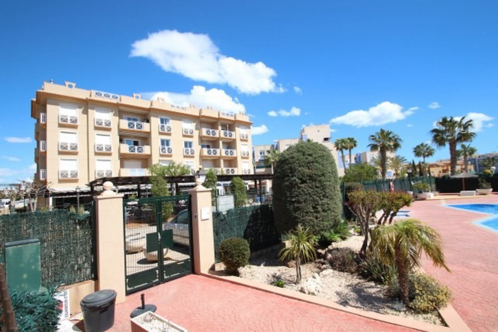 2 bedroom apartment / flat for sale in Cabo Roig, Costa Blanca