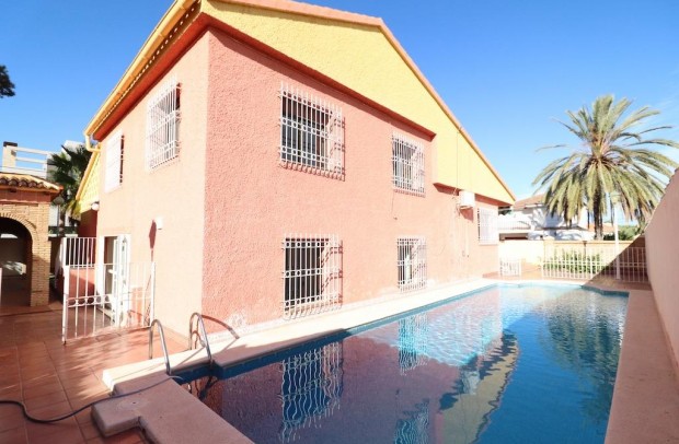 Resale - Detached House / Villa - Cabo Roig - MUY CERCA DE LA PLAYA