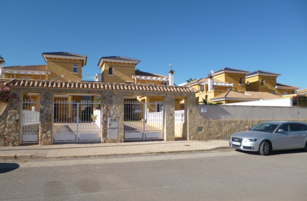 Resale - Detached House / Villa - La Zenia