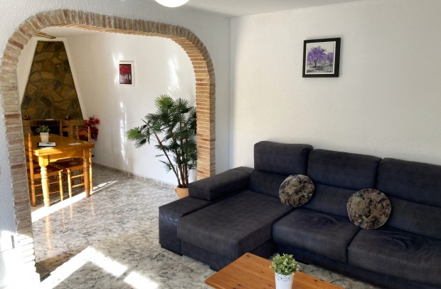 Resale - Detached House / Villa - Torrevieja - Los Balcones