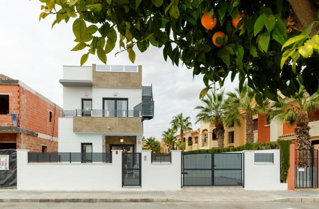 Nouvelle construction - Detached House / Villa - Torrevieja - Torretas