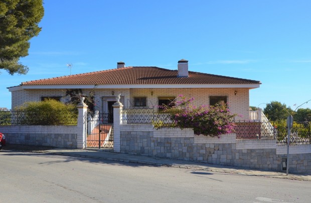 Resale - Detached House / Villa - Campoamor
