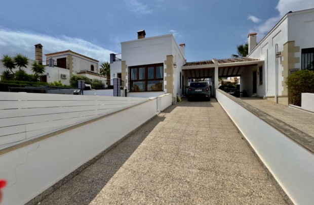 Resale - Detached House / Villa - Algorfa - La Finca Resort