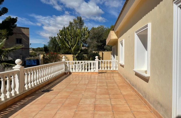 Revente - Detached House / Villa - Orihuela Costa - Villamartín