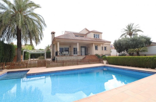 Resale - Detached House / Villa - Pilar de la Horadada - Riomar