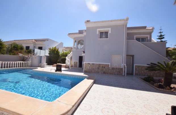 Resale - Detached House / Villa - Ciudad Quesada