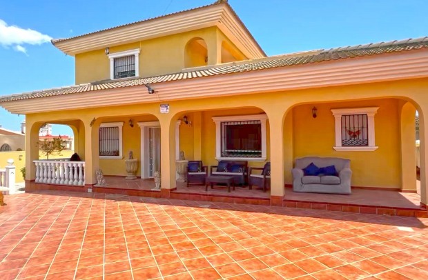 Resale - Detached House / Villa - Torrevieja - Los Balcones - Los Altos del Edén