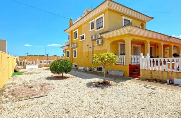 Resale - Detached House / Villa - Torrevieja - Los Balcones - Los Altos del Edén