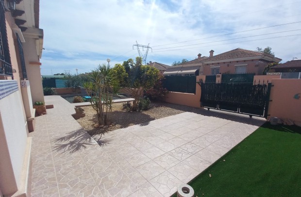 Revente - Detached House / Villa - Los Montesinos - La Herrada