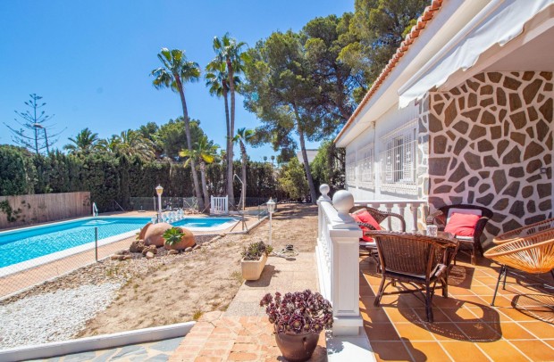 Resale - Detached House / Villa - Torrevieja - Los Balcones