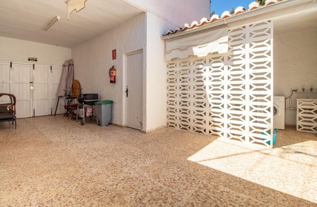 Resale - Detached House / Villa - Torrevieja - Los Balcones