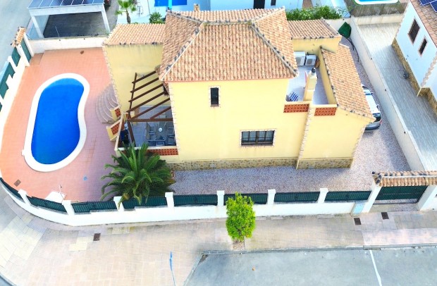 Revente - Detached House / Villa - La Marina