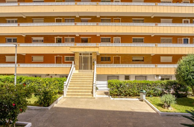 Resale - Apartment - Punta Prima