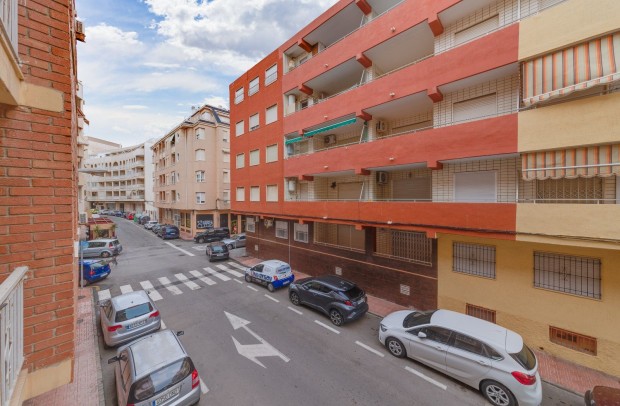 Resale - Apartment - Torrevieja - Playa de los Locos