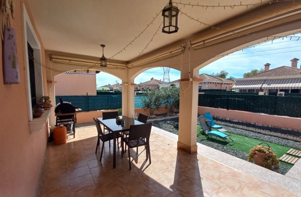 Resale - Detached House / Villa - Los Montesinos - La Herrada